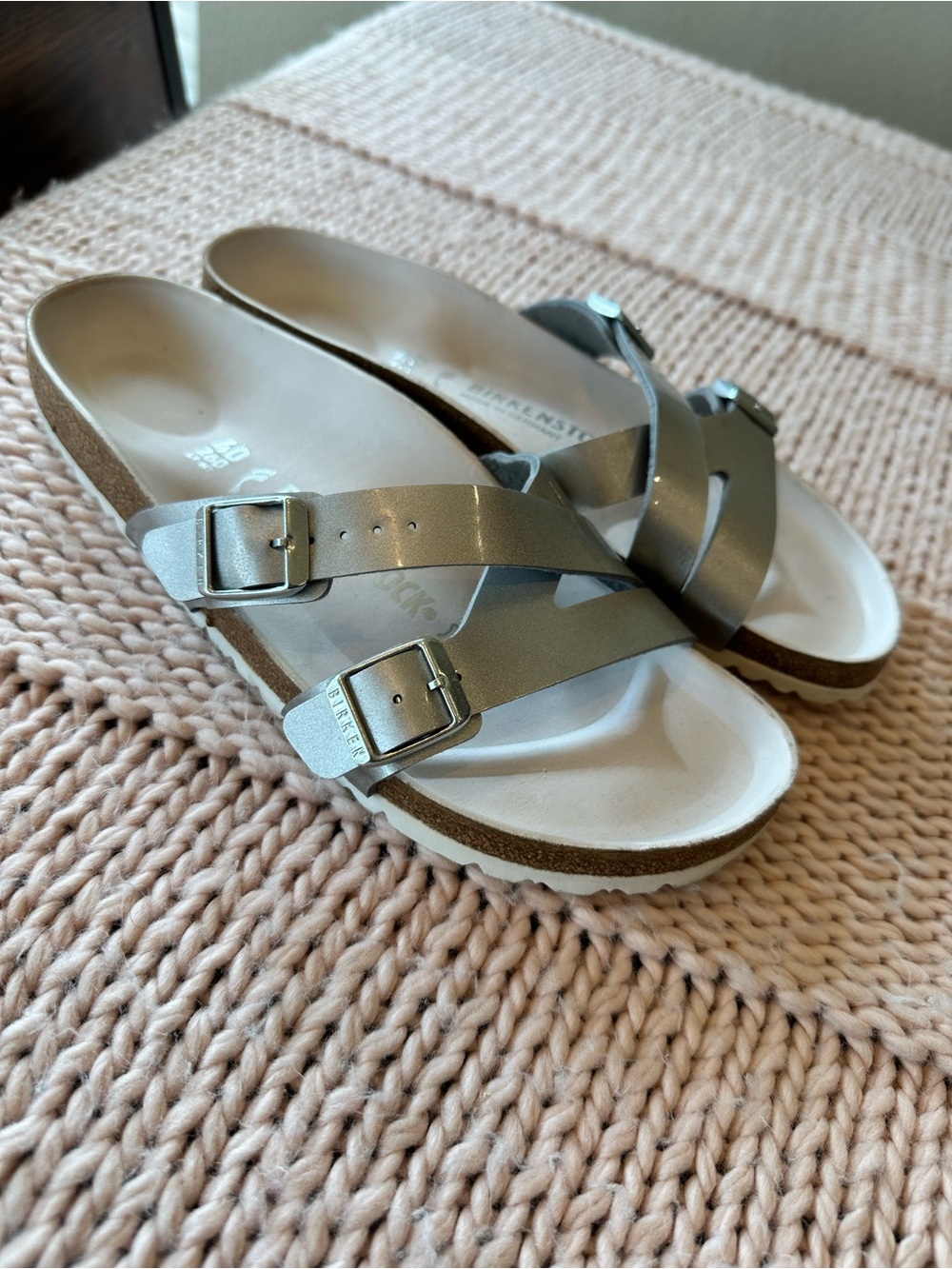 Birkenstock Yao sandals metallic silver size EU 40 / US 9.5 in EUC